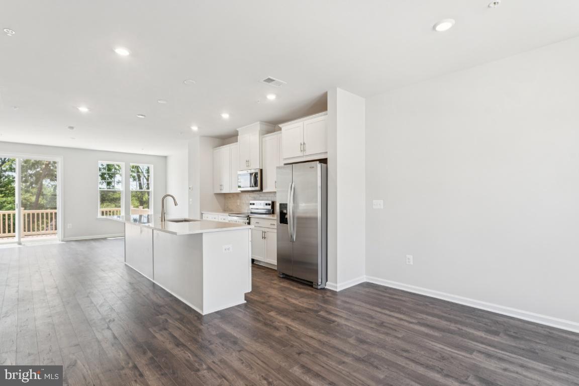 26422 Sir Jamie Terrace Damascus, MD 20872 - Photo 8 of 28