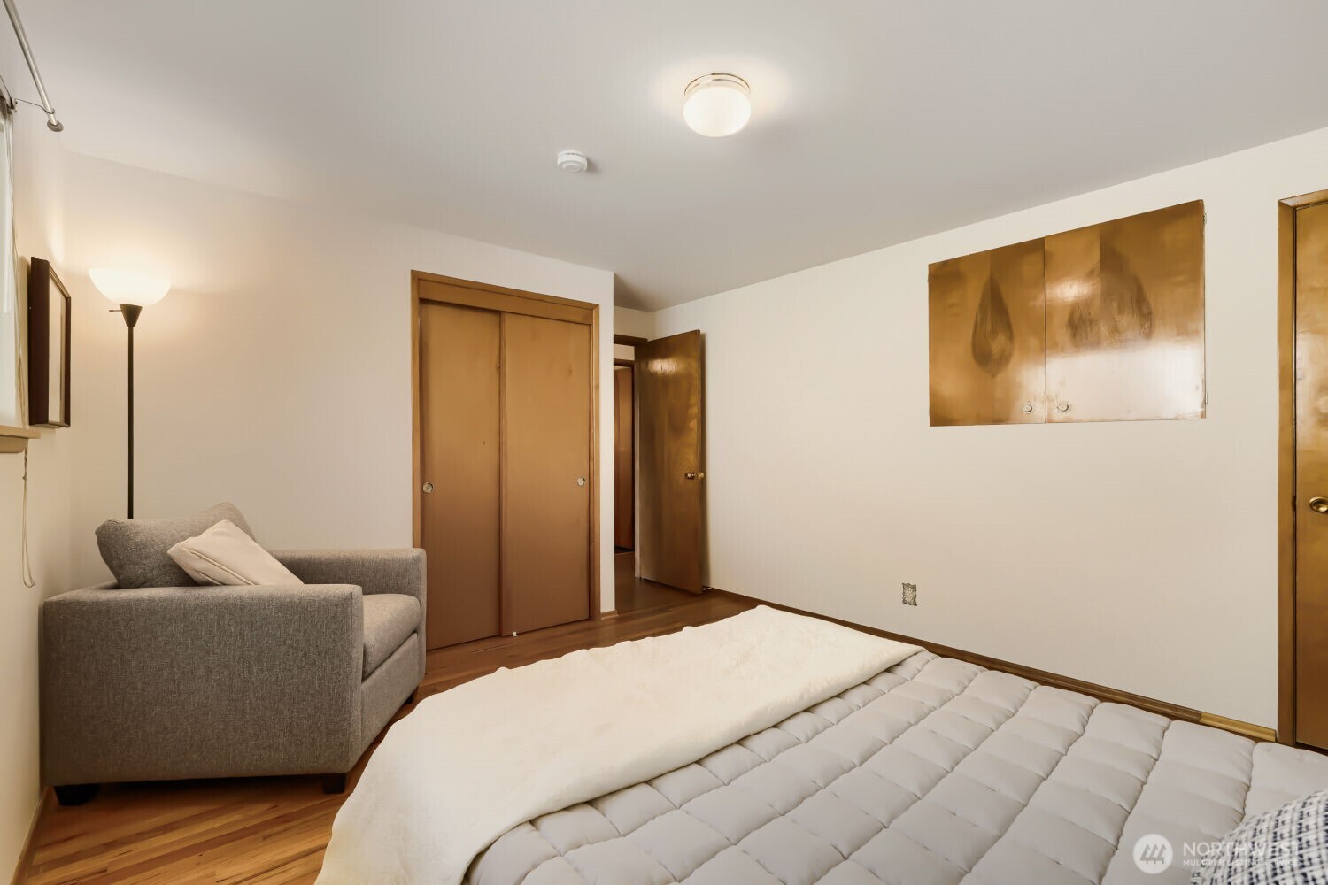 3056 50th Avenue Southwest Seattle, WA 98116 - Photo 16 of 38
