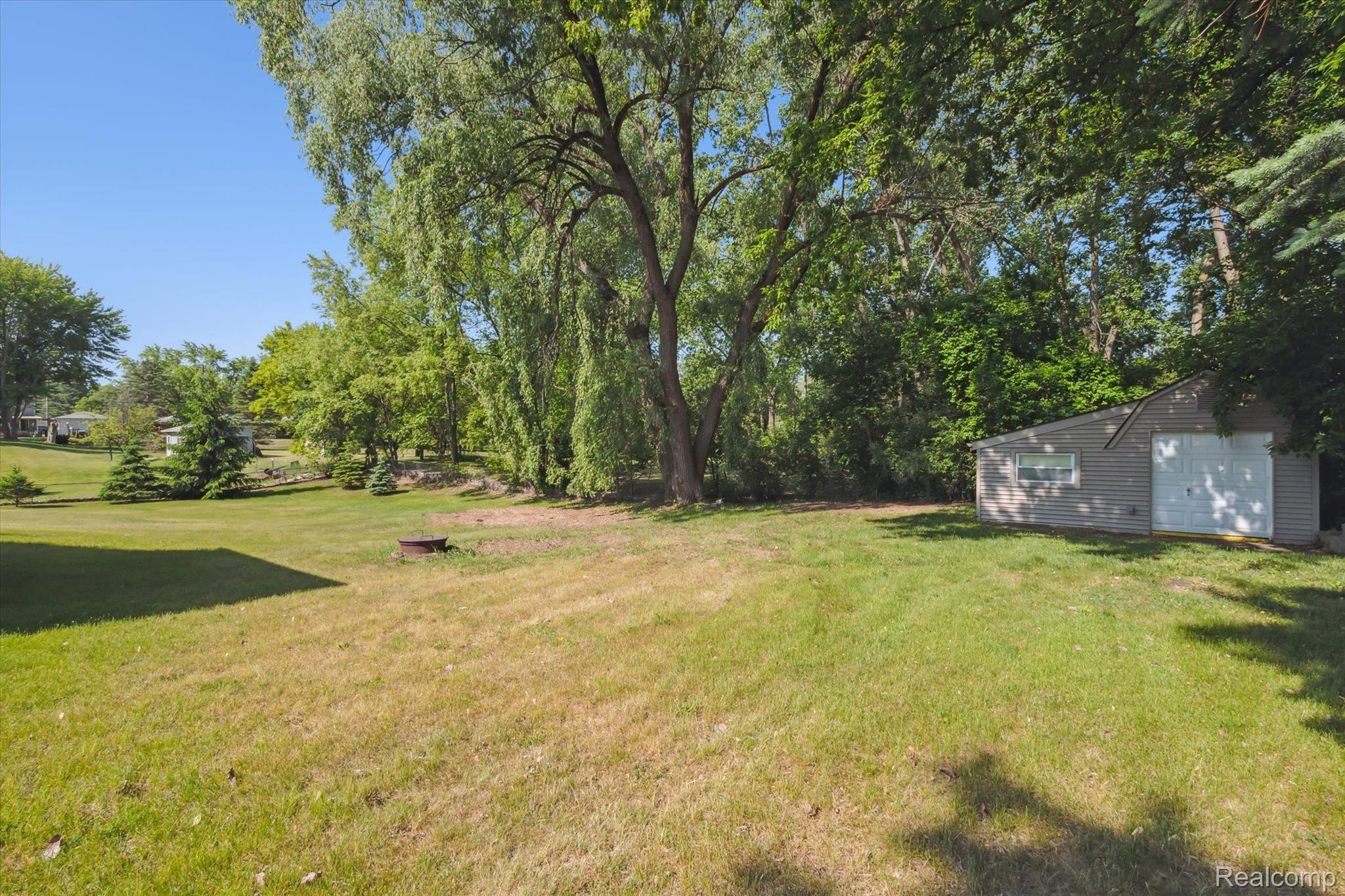 956 Hemingway Road Lake Orion, MI 48362 - Photo 19 of 70 Gallery Image 19