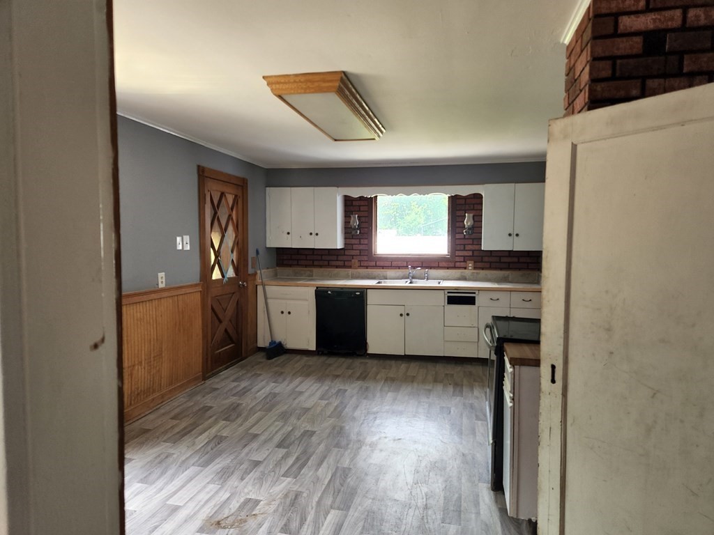 559 New Sherborn Road Athol, MA 01331 - Photo 8 of 15