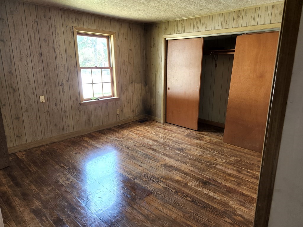 559 New Sherborn Road Athol, MA 01331 - Photo 10 of 15