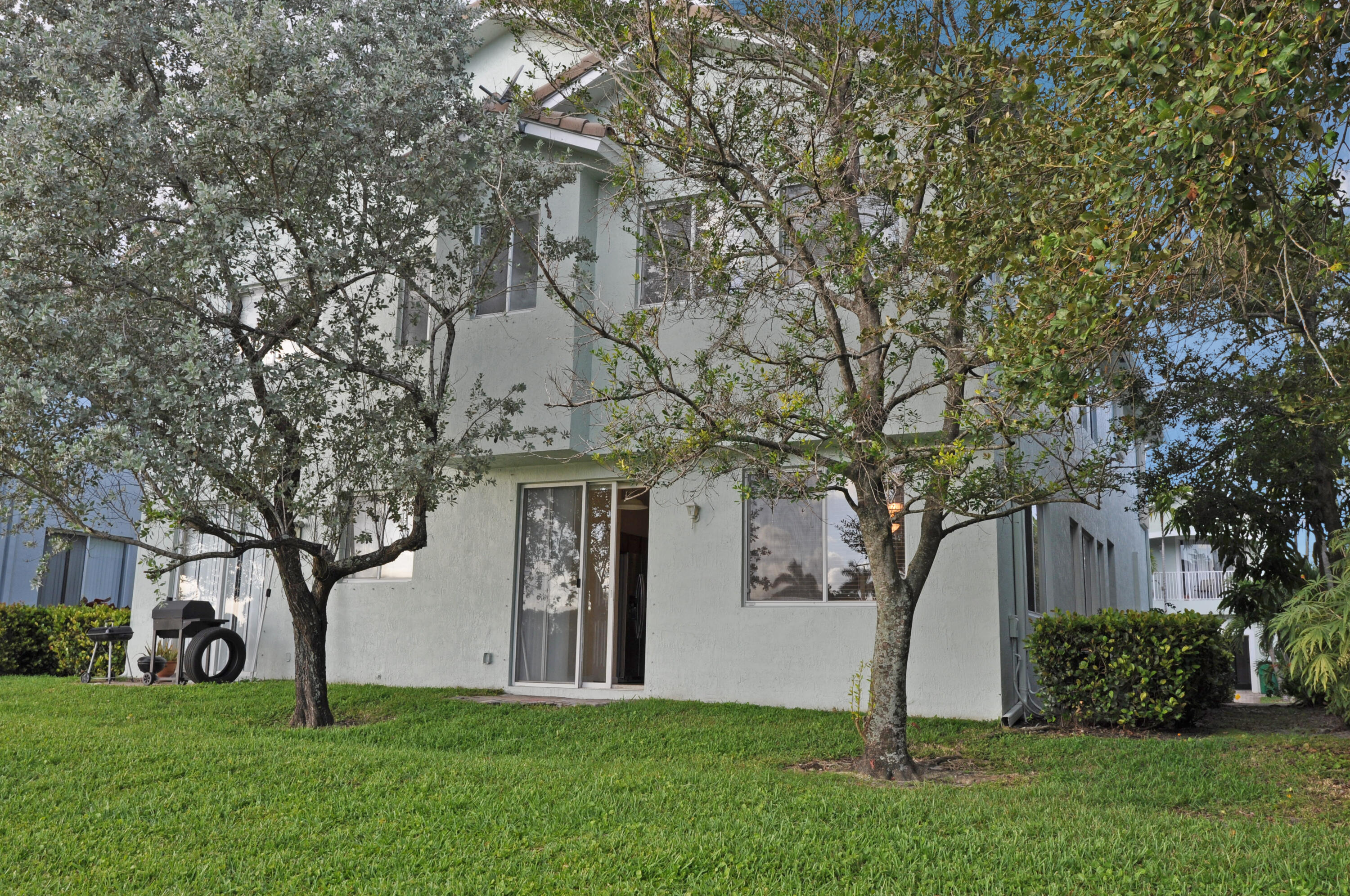 3179 Laurel Ridge Circle Riviera Beach, FL 33404 - Photo 14 of 35 DSC_0014-1