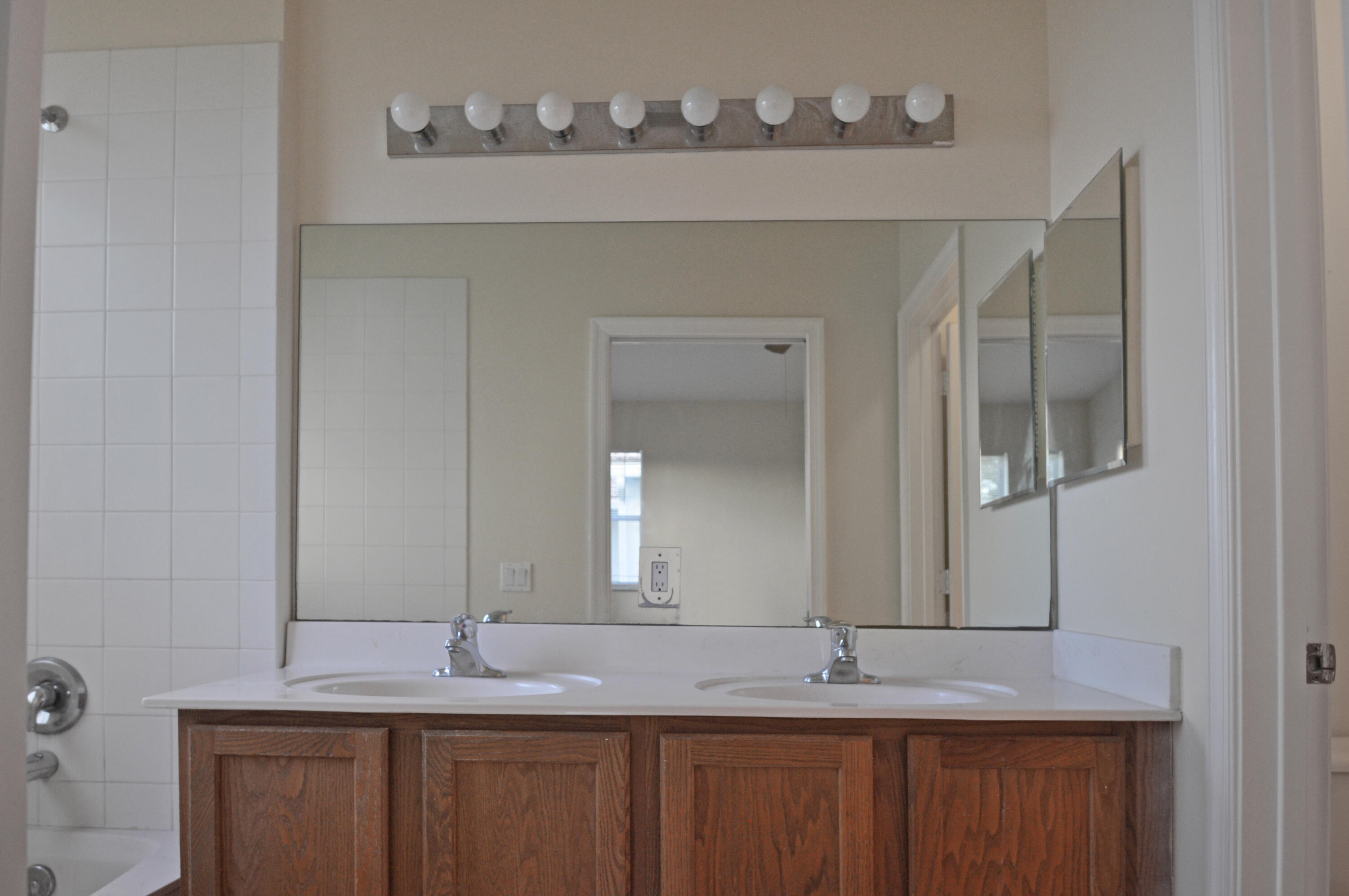 3179 Laurel Ridge Circle Riviera Beach, FL 33404 - Photo 23 of 35 DSC_0023-1