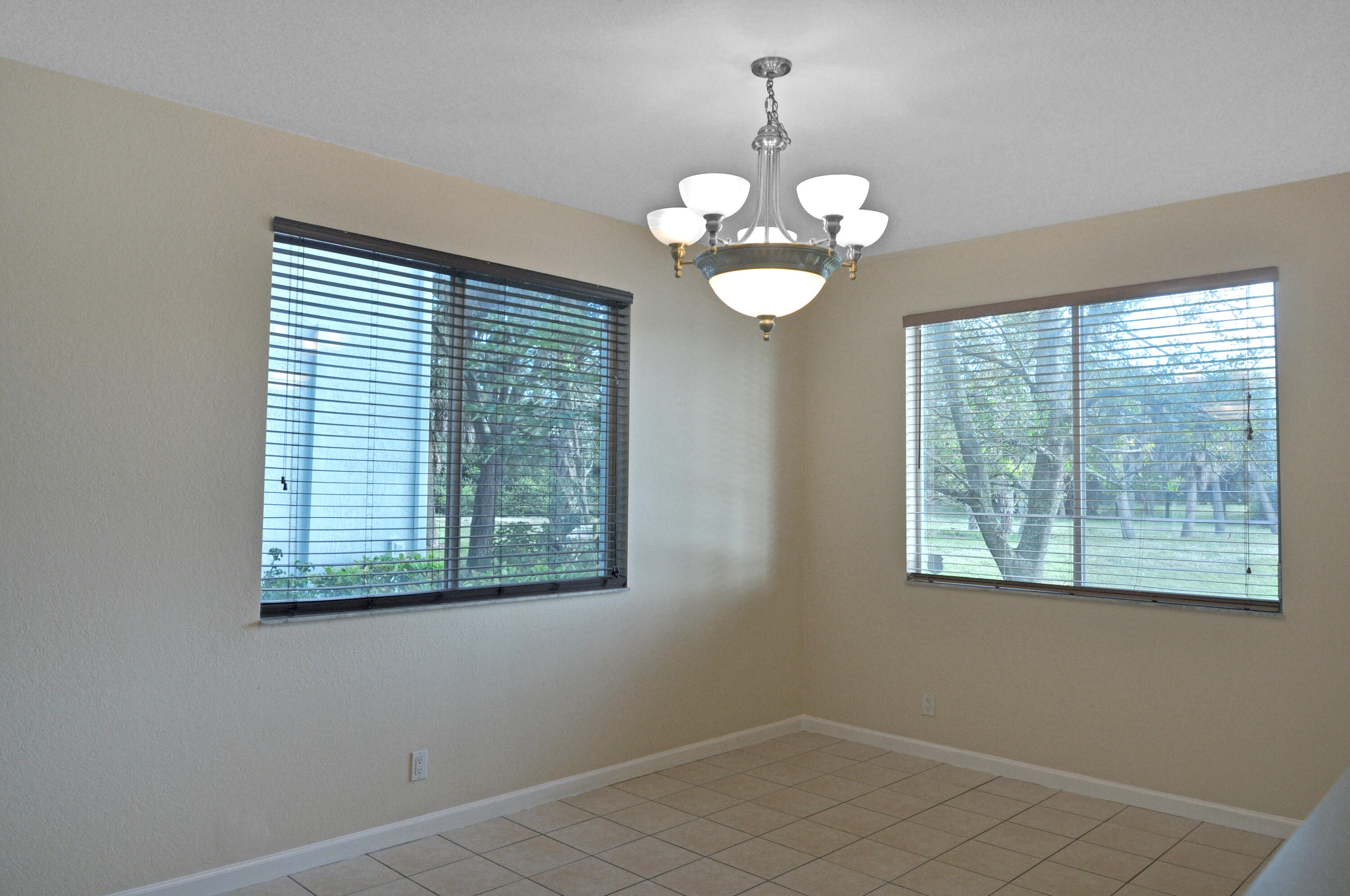 3179 Laurel Ridge Circle Riviera Beach, FL 33404 - Photo 9 of 35 DSC_0009-1