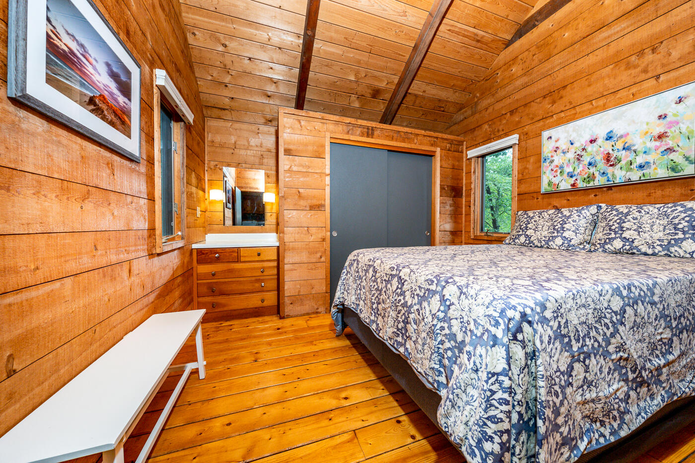 1780 Route 6, Unit B3 Wellfleet, MA 02667 - Photo 14 of 22 a bedroom with bed and wooden floor