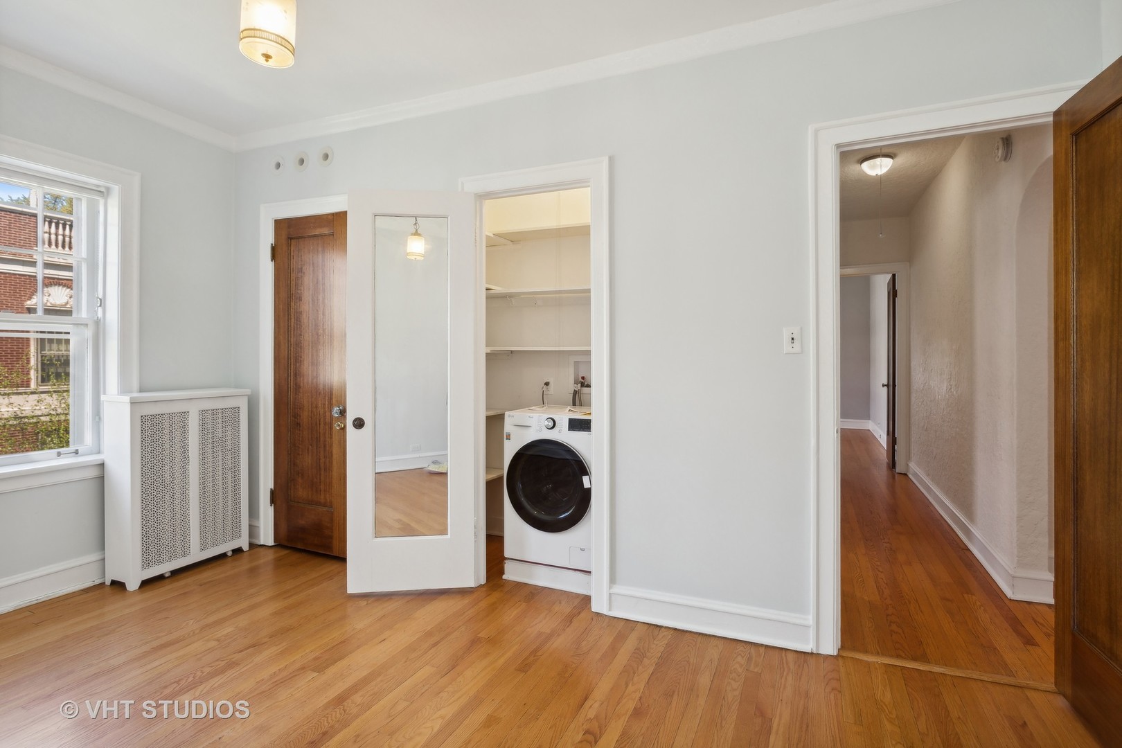 482 Sheridan Road, Unit 3 Evanston, IL 60202 - Photo 25 of 39 a view of entryway and hall with wooden floor