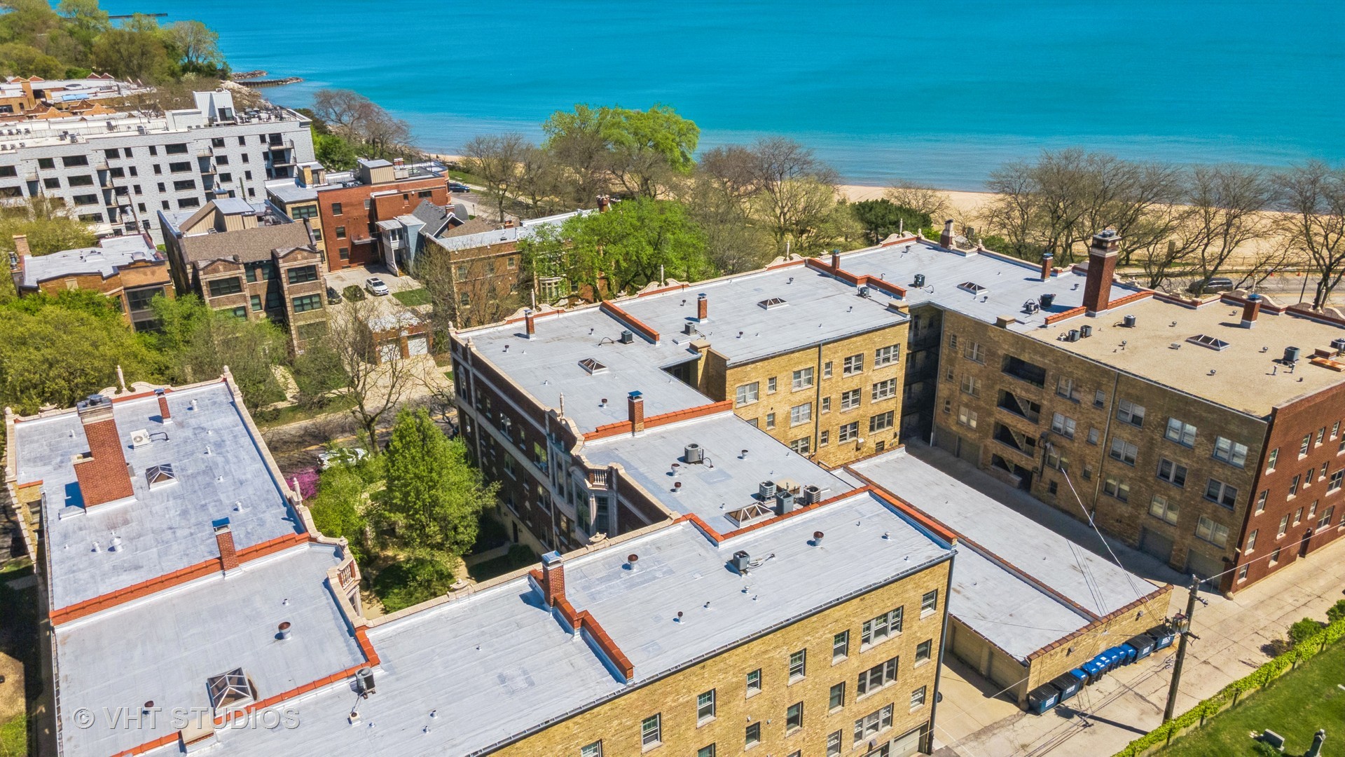 482 Sheridan Road, Unit 3 Evanston, IL 60202 - Photo 35 of 39 an aerial view of a residential apartment building with a city view