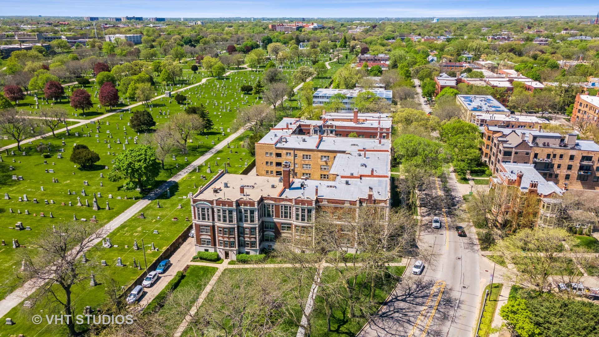 482 Sheridan Road, Unit 3 Evanston, IL 60202 - Photo 38 of 39 an aerial view of multiple house