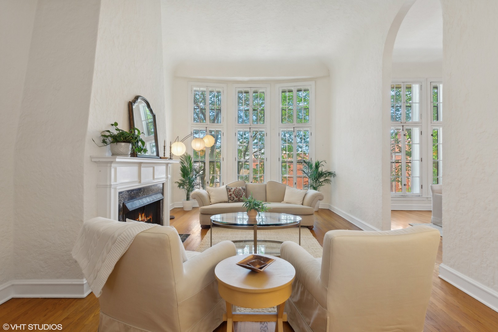 482 Sheridan Road, Unit 3 Evanston, IL 60202 - Photo 5 of 39 a living room with furniture a fireplace and a table