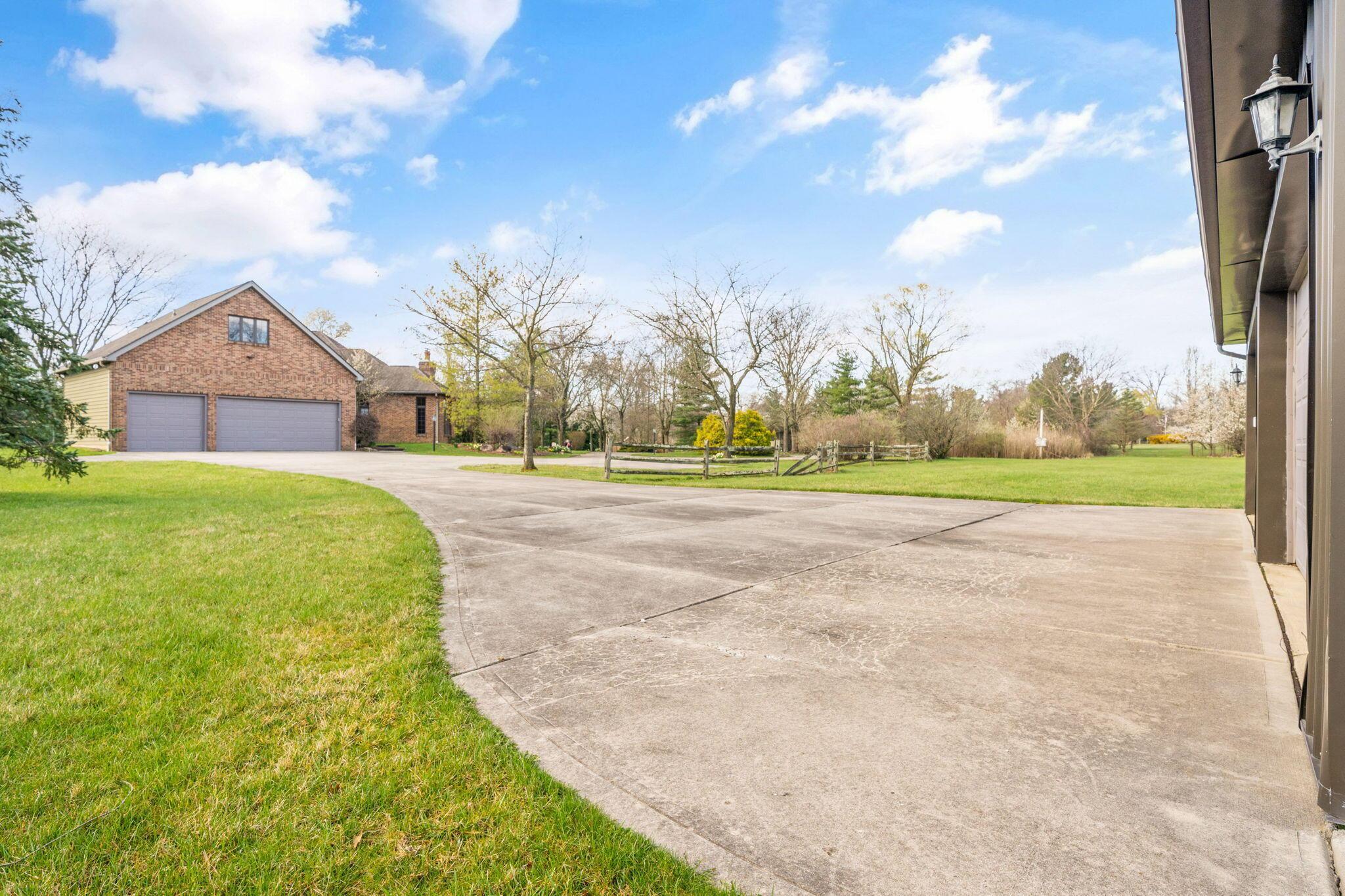 3450 Mann Road Blacklick, OH 43004 - Photo 99 of 134 Circular Driveway