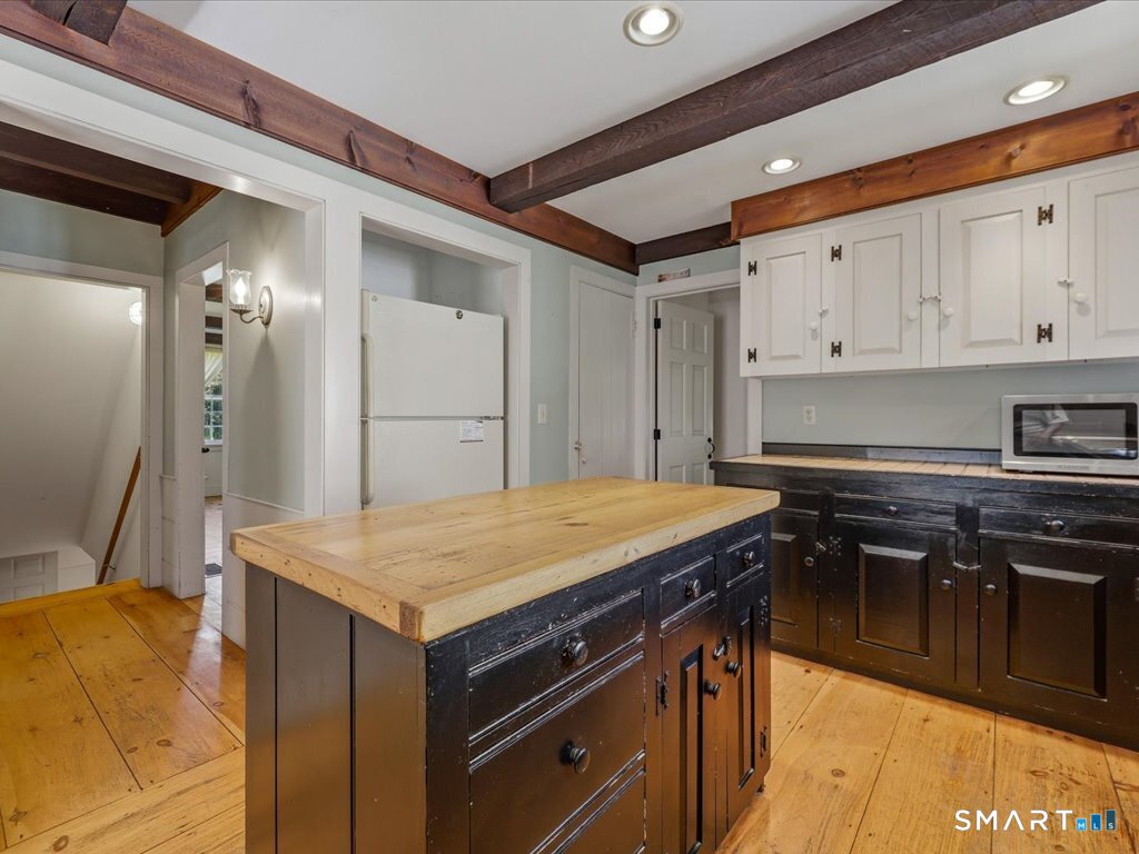 220 Thayer Road Haddam, CT 06441 - Photo 14 of 40 1st floor