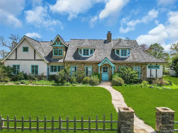 $1,499,000 | 249 Gerritsen Avenue, Bayport, NY 11705