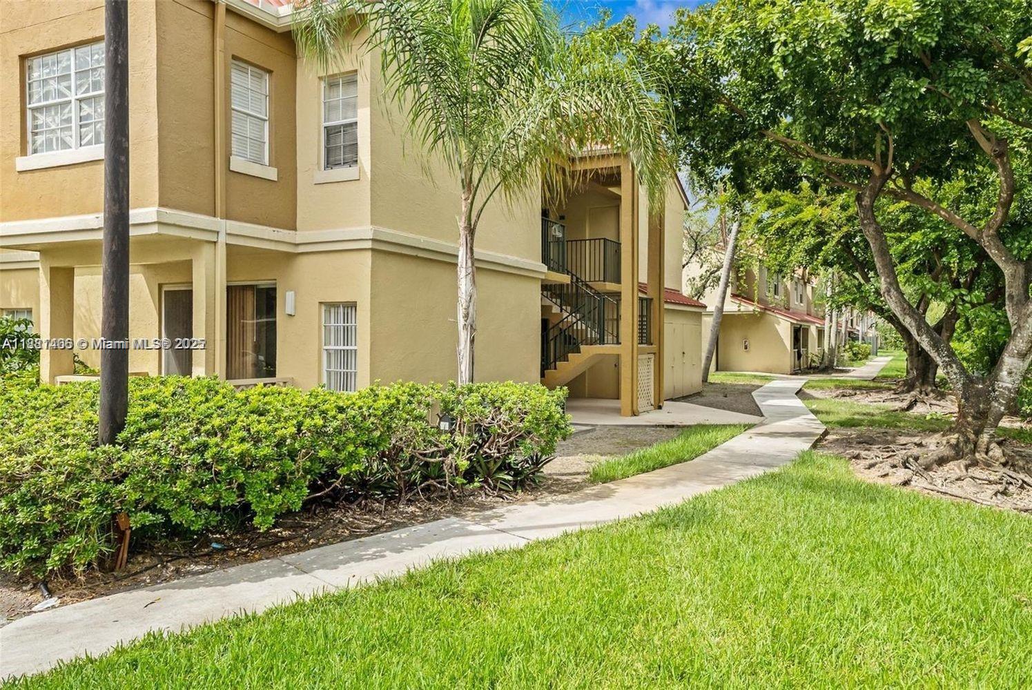 18352 Northwest 68th Avenue, Unit P Miami Gardens, FL 33015 - Photo 18 of 23