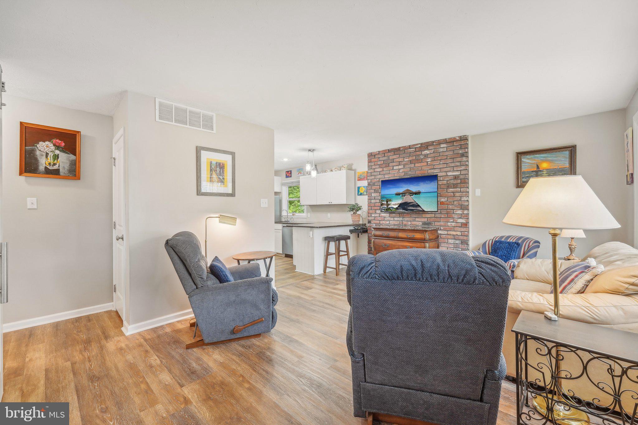 533 Winding Road Lansdale, PA 19446 - Photo 5 of 28 Gallery Image 5