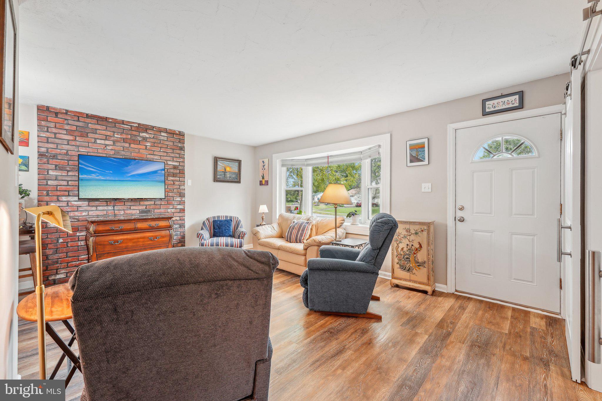 533 Winding Road Lansdale, PA 19446 - Photo 6 of 28 Gallery Image 6