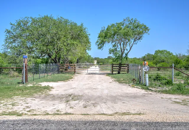 $1,538,000 | 4003 Fm 1349, Beeville, TX 78102