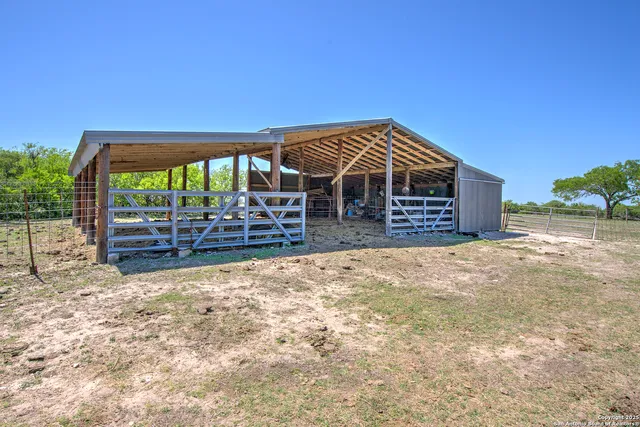 $1,538,000 | 4003 Fm 1349, Beeville, TX 78102