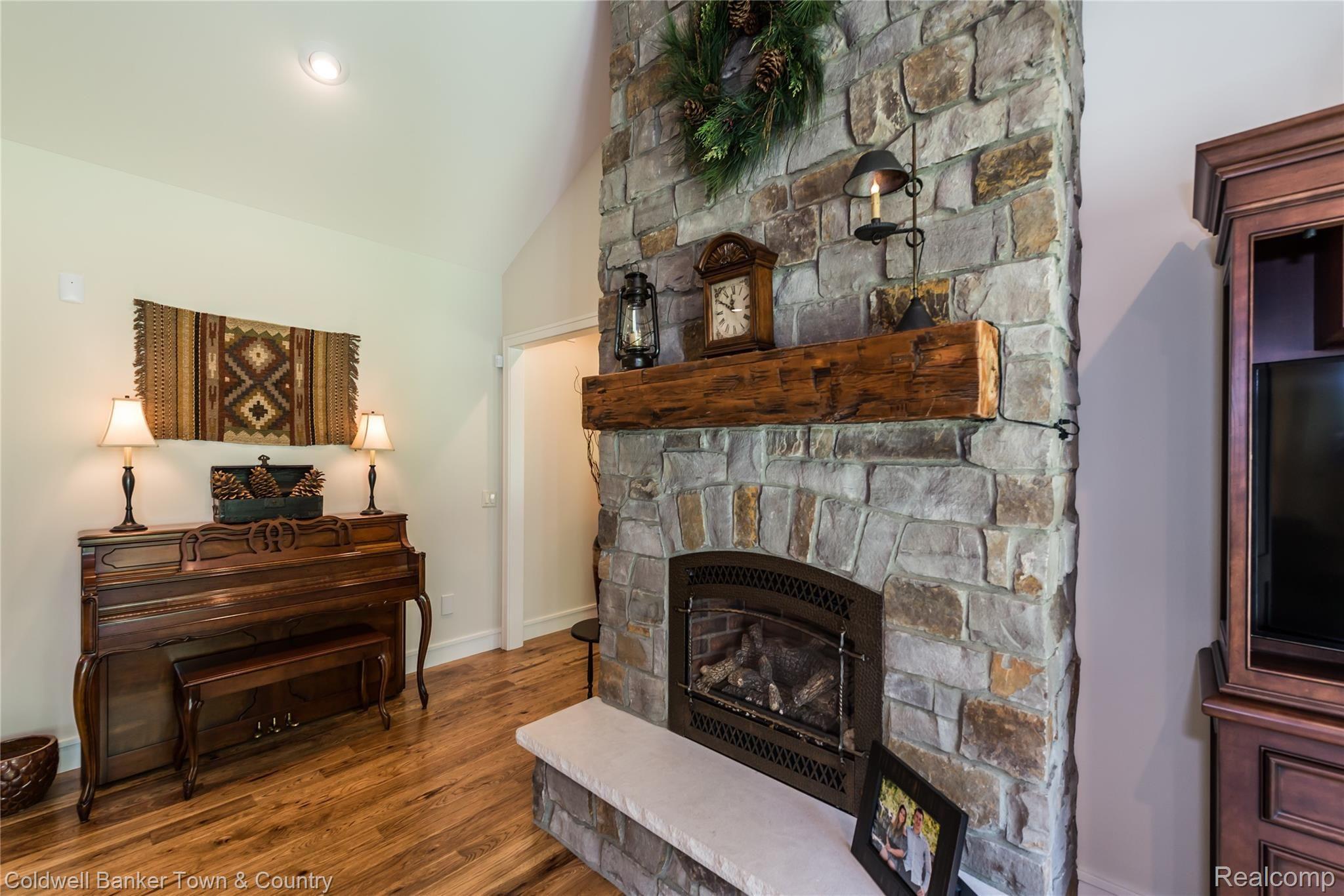 6434 Cohoctah Road Fenton, MI 48430 - Photo 31 of 69 DSC_5569.jpg
