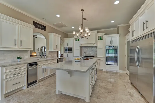 $1,575,000 | 11364 Majestic Drive, Montgomery, TX 77316