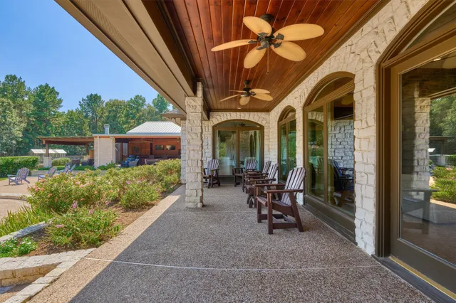 $1,575,000 | 11364 Majestic Drive, Montgomery, TX 77316