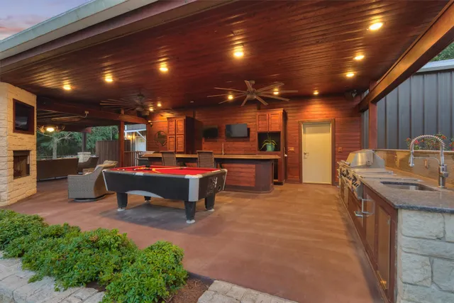 $1,575,000 | 11364 Majestic Drive, Montgomery, TX 77316