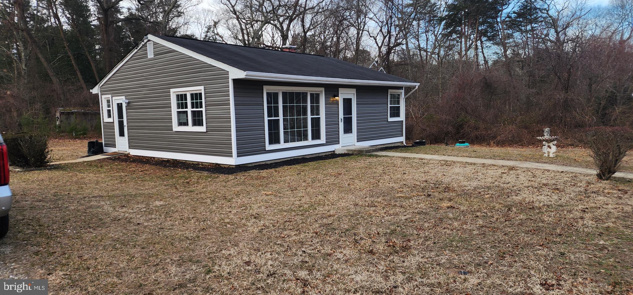 411 Magothy Bridge Road Pasadena, MD 21122 - Photo 2 of 11 Front view