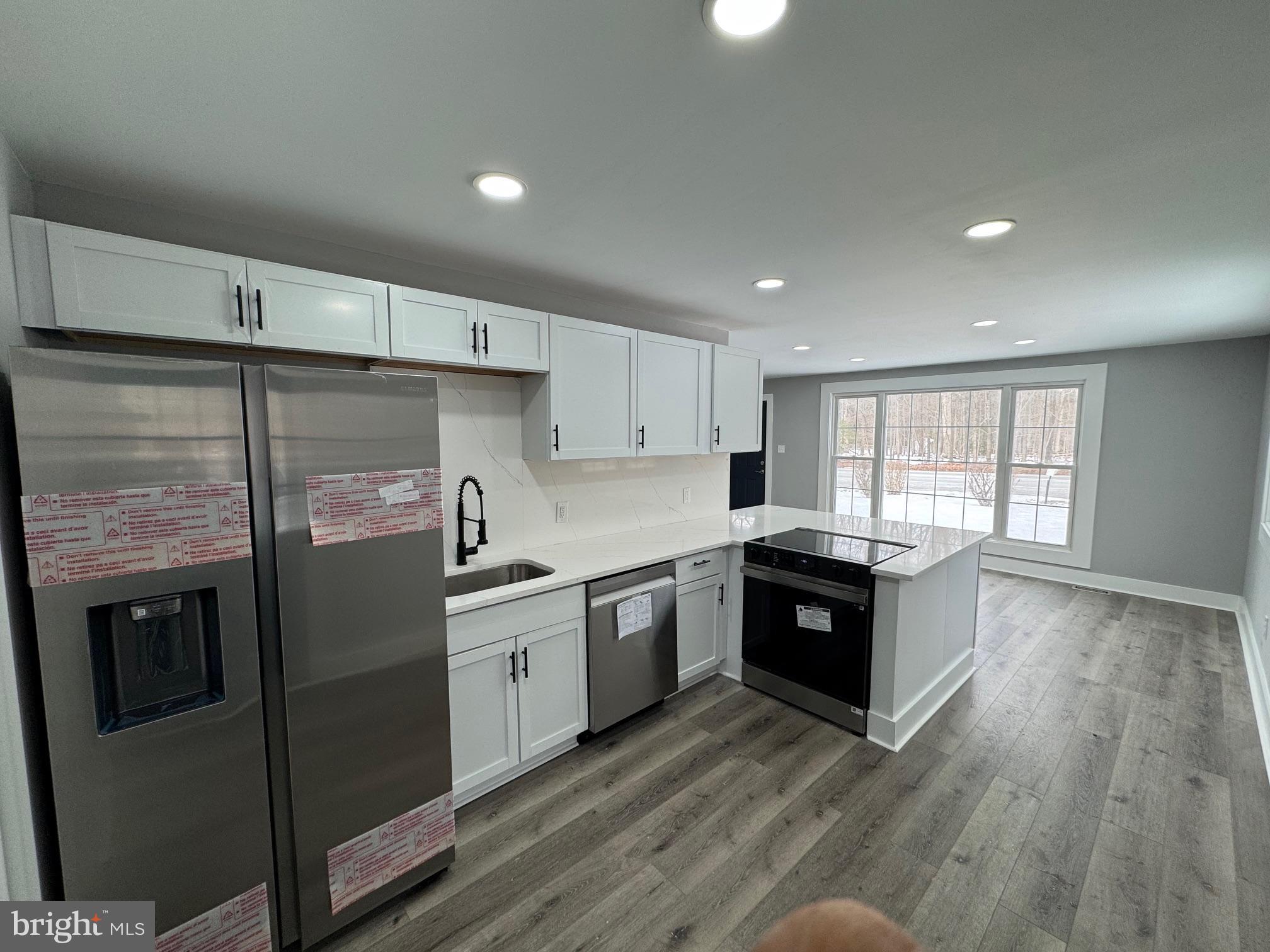 411 Magothy Bridge Road Pasadena, MD 21122 - Photo 3 of 11 Kitchen