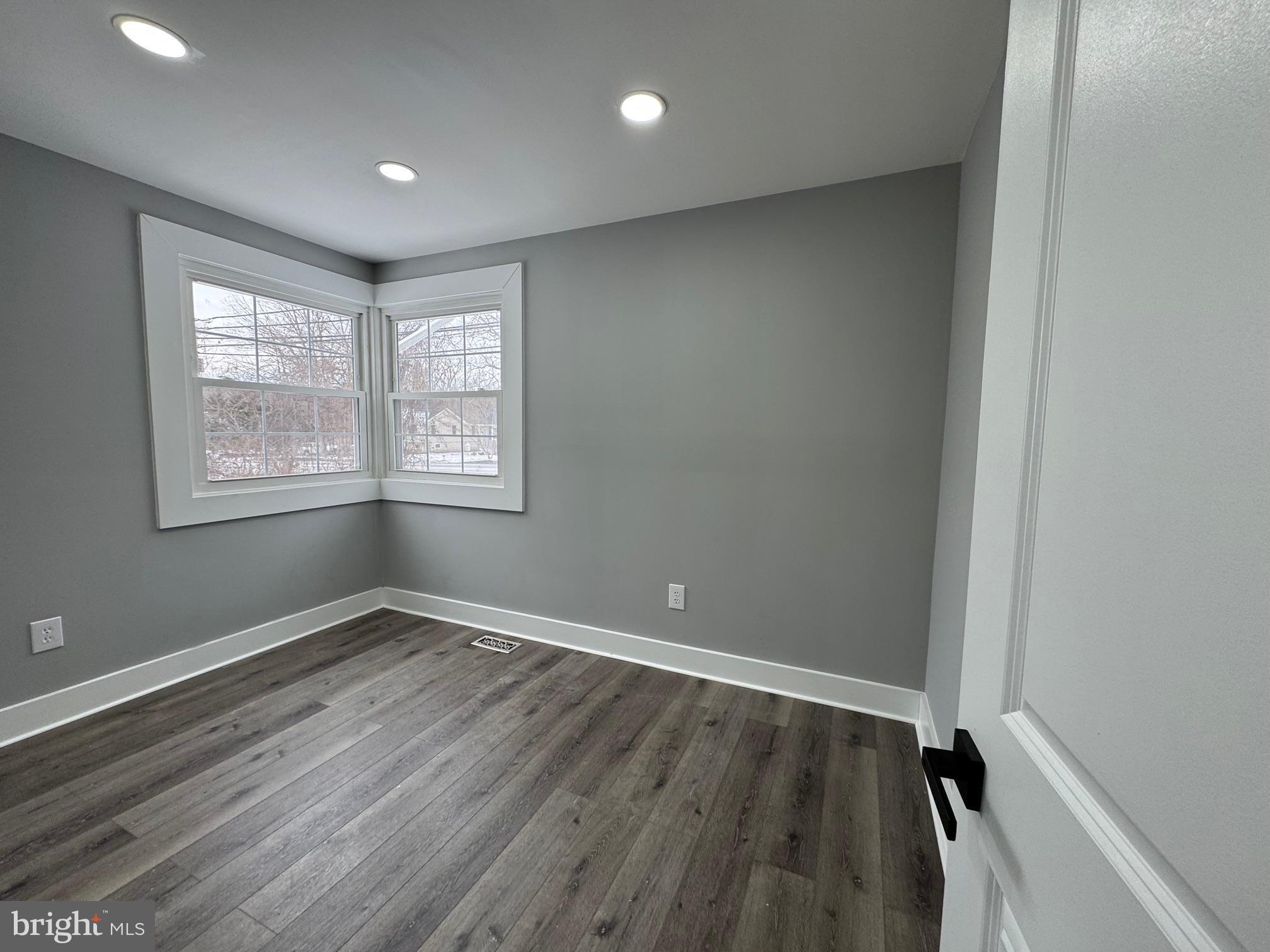 411 Magothy Bridge Road Pasadena, MD 21122 - Photo 7 of 11 Bedroom 1