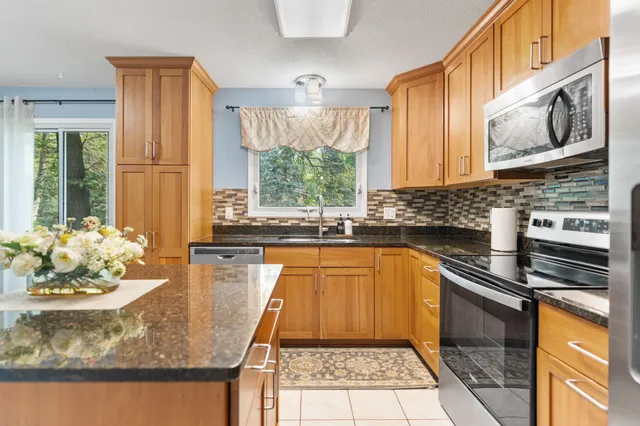 $449,000 | 12808 Pheasant Run, Burnsville, MN 55337