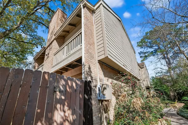 $1,850 | 2100 Tanglewilde Street, Unit 51, Houston, TX 77063