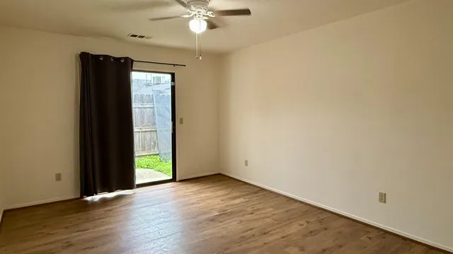 $1,900 | 2423 Knowlwood Drive, Hanford, CA 93230