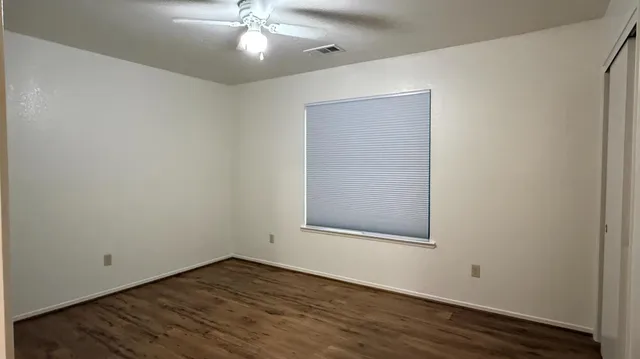 $1,900 | 2423 Knowlwood Drive, Hanford, CA 93230