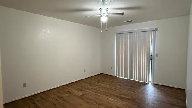 $1,900 | 2423 Knowlwood Drive, Hanford, CA 93230