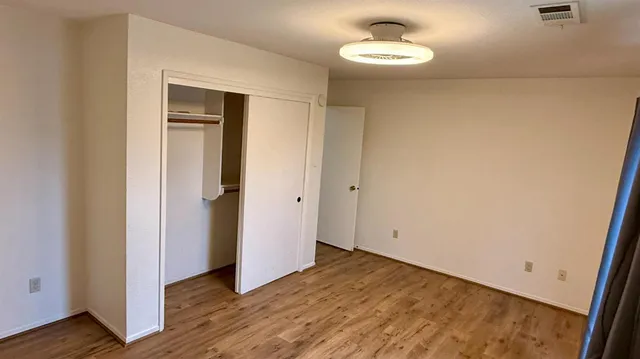 $1,900 | 2423 Knowlwood Drive, Hanford, CA 93230