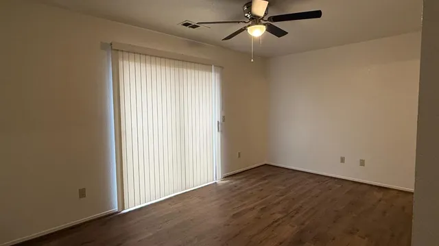 $1,900 | 2423 Knowlwood Drive, Hanford, CA 93230