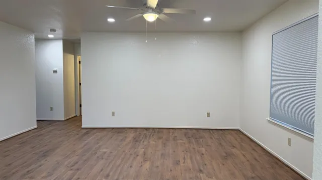 $1,900 | 2423 Knowlwood Drive, Hanford, CA 93230