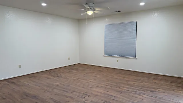 $1,900 | 2423 Knowlwood Drive, Hanford, CA 93230