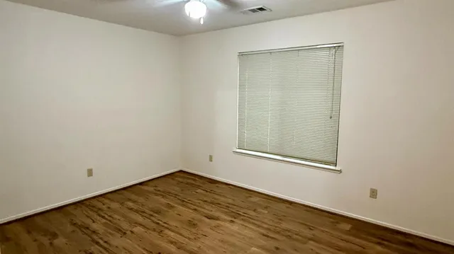 $1,900 | 2423 Knowlwood Drive, Hanford, CA 93230