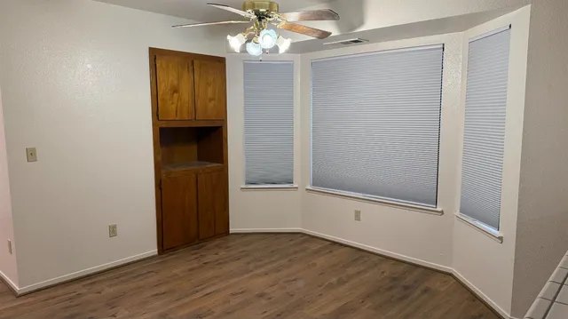 $1,900 | 2423 Knowlwood Drive, Hanford, CA 93230