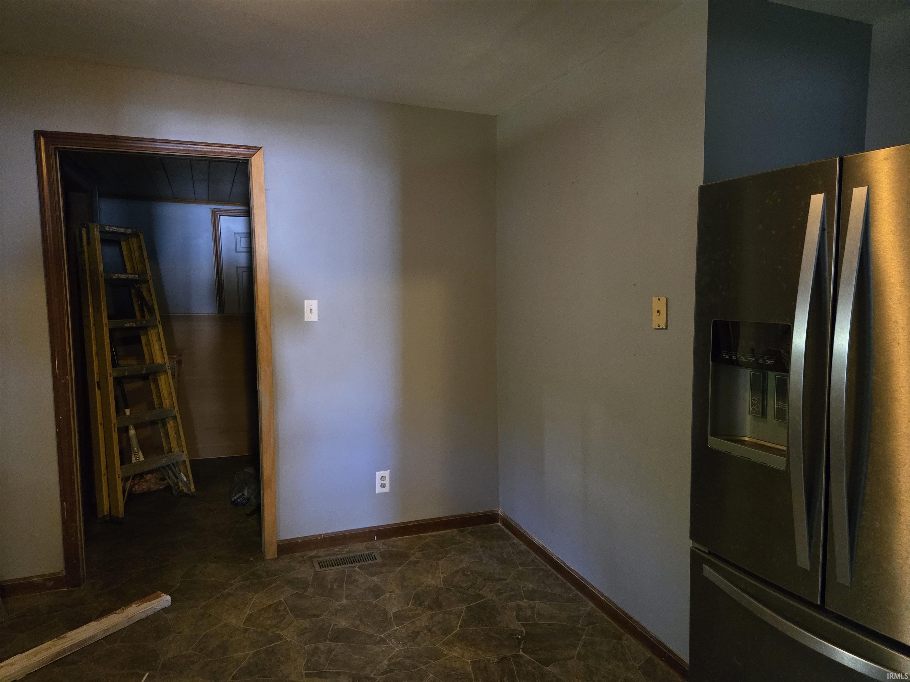 909 West 4th Street Bicknell, IN 47512 - Photo 11 of 32
