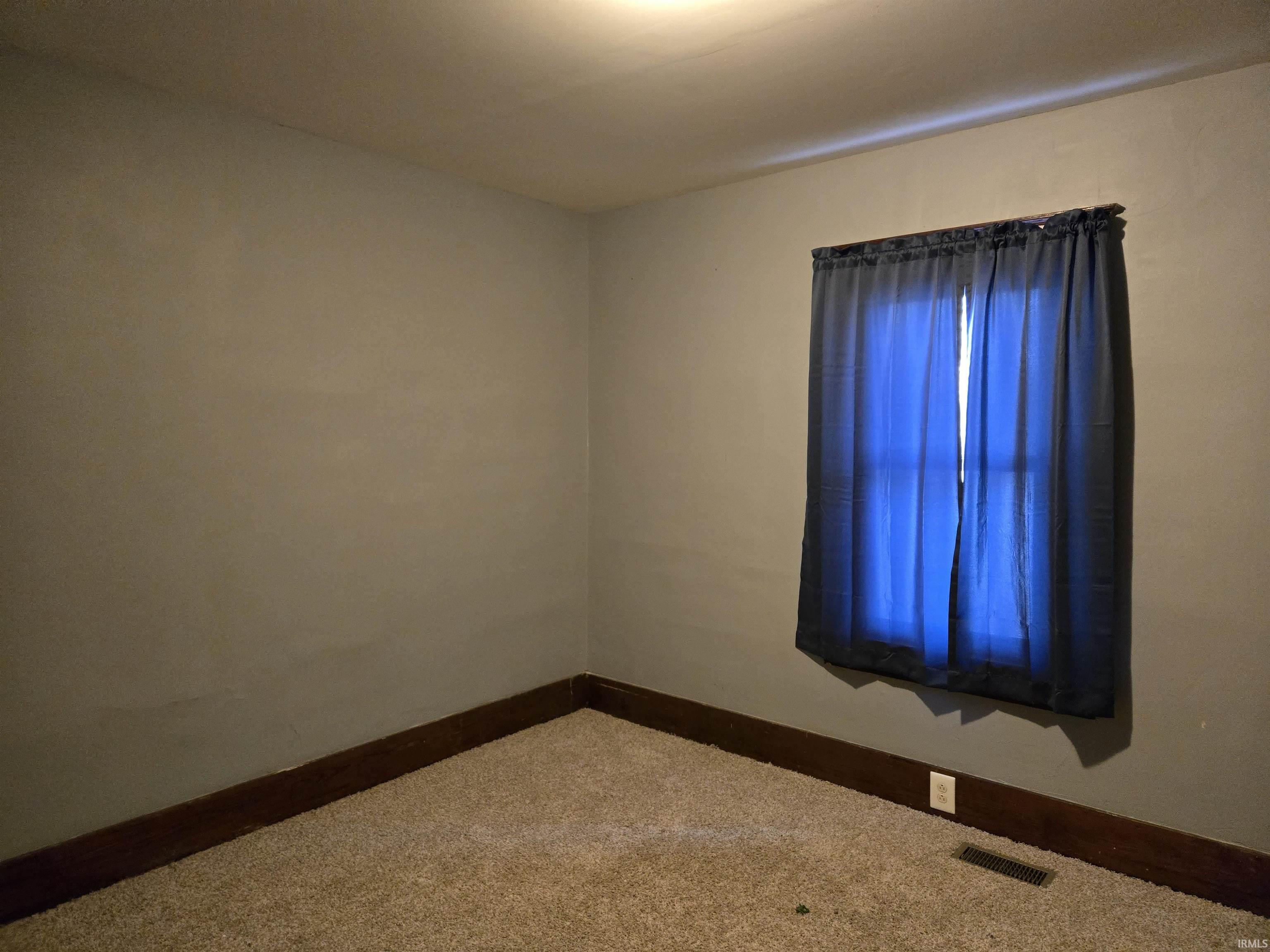 909 West 4th Street Bicknell, IN 47512 - Photo 17 of 32