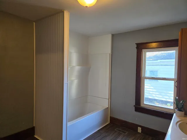 $88,500 | 909 West 4th Street, Bicknell, IN 47512