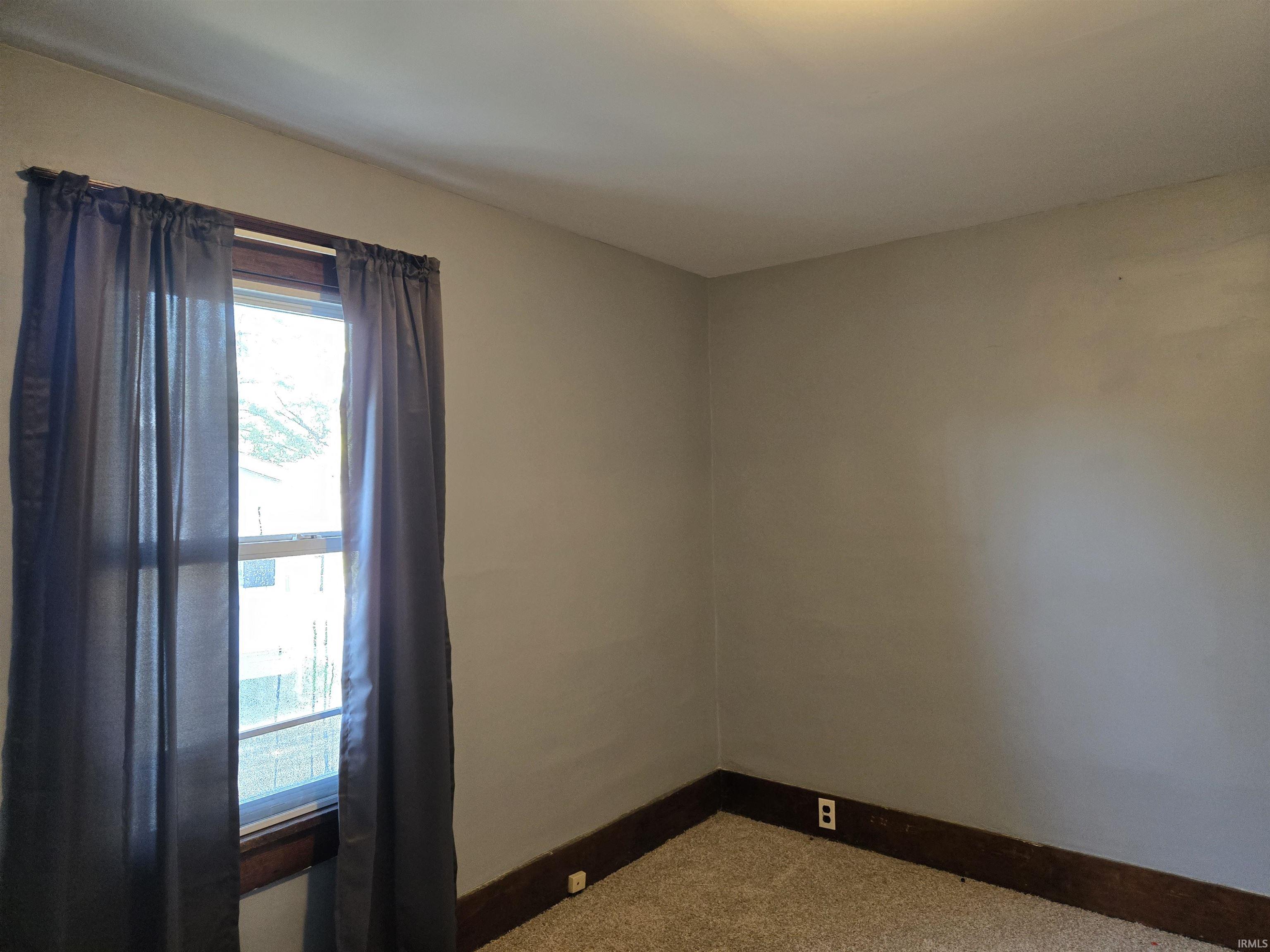 909 West 4th Street Bicknell, IN 47512 - Photo 2 of 32