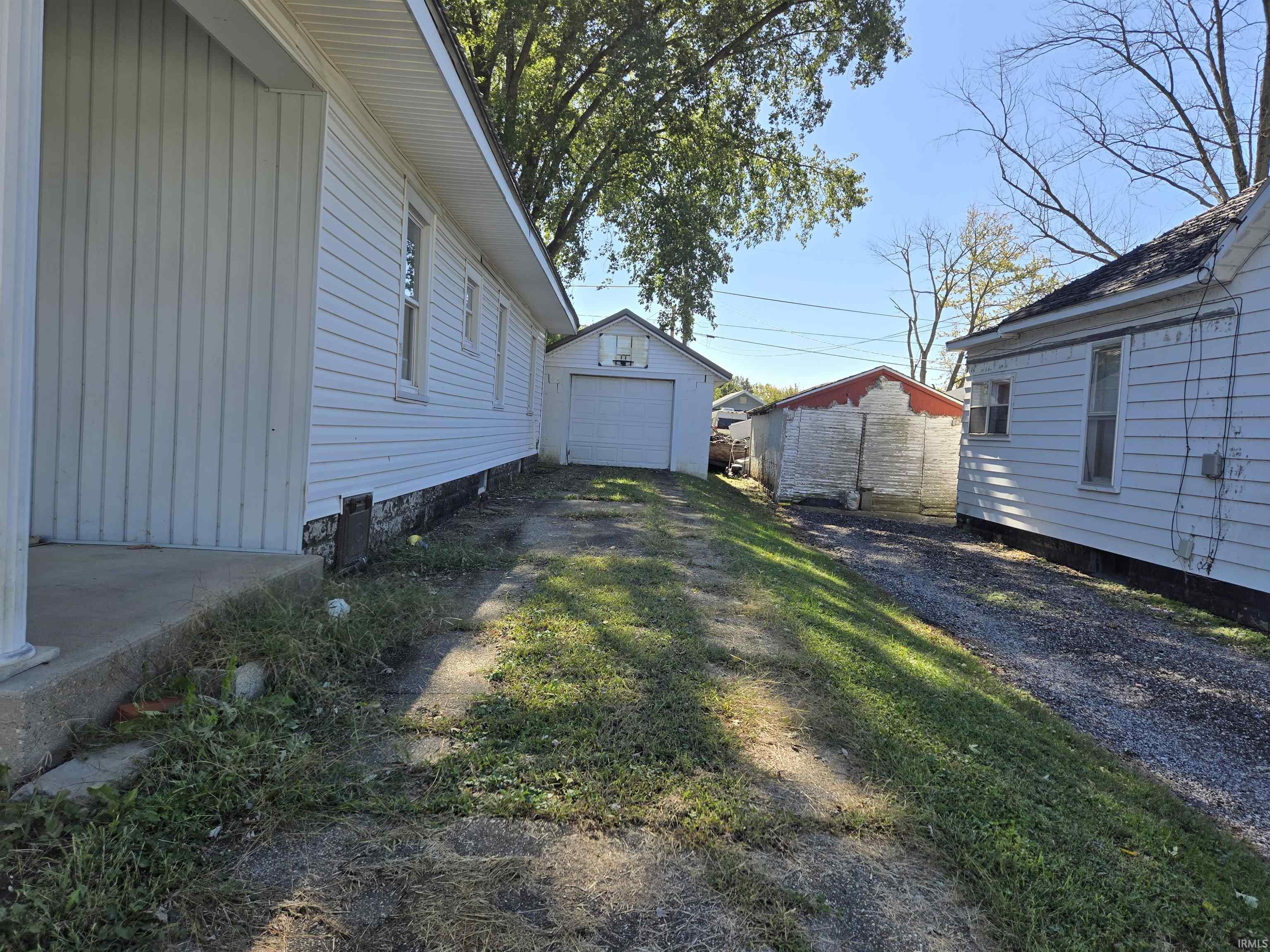 909 West 4th Street Bicknell, IN 47512 - Photo 2 of 32