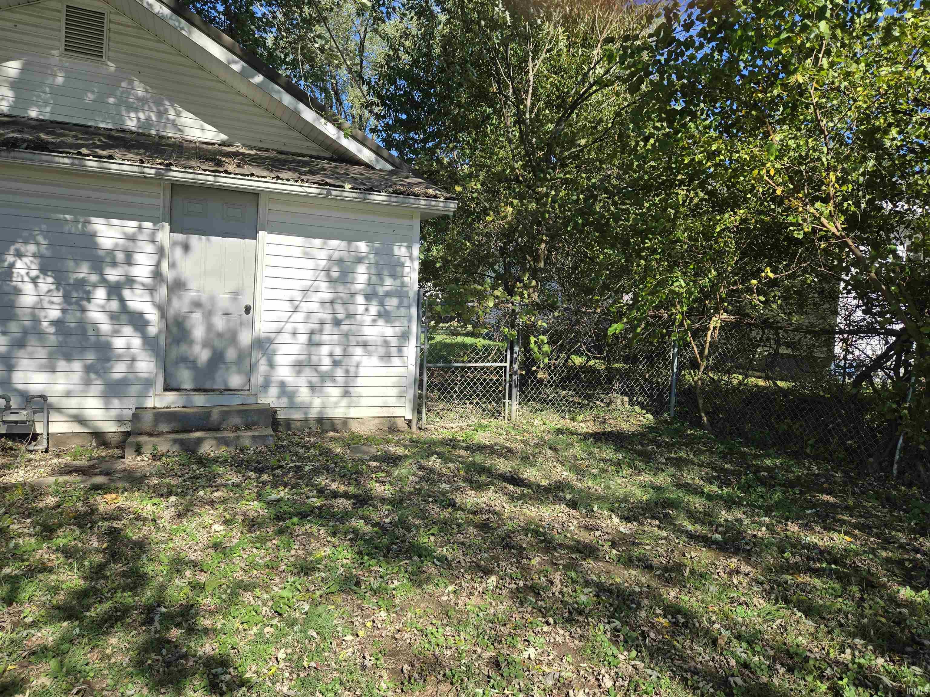 909 West 4th Street Bicknell, IN 47512 - Photo 4 of 32