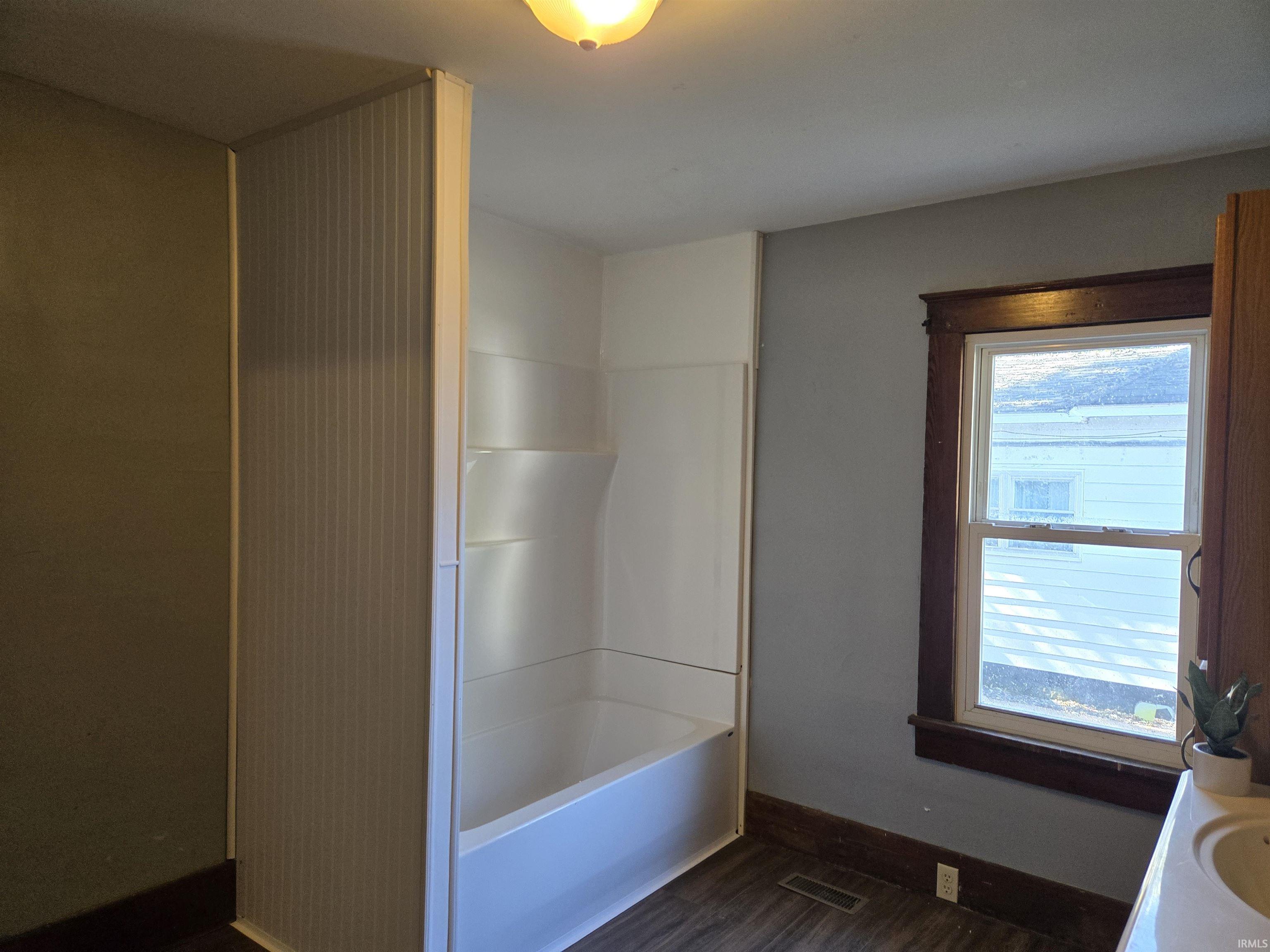 909 West 4th Street Bicknell, IN 47512 - Photo 8 of 32