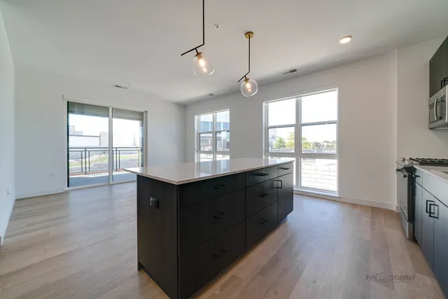 $4,061 | 750 Hawthorn Row, Unit 4166, Vernon Hills, IL 60061