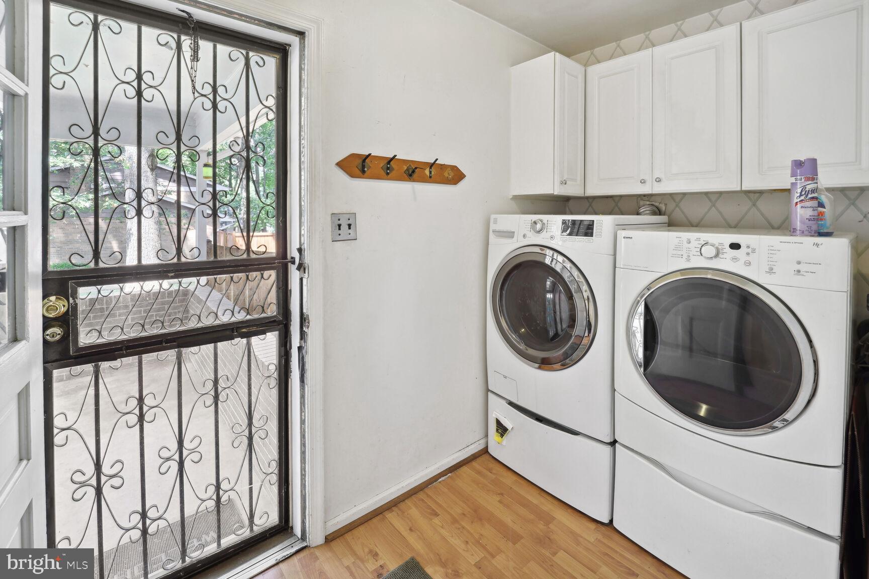 5908 Wolverton Lane Clinton, MD 20735 - Photo 11 of 27 Main level Washer and Dryer