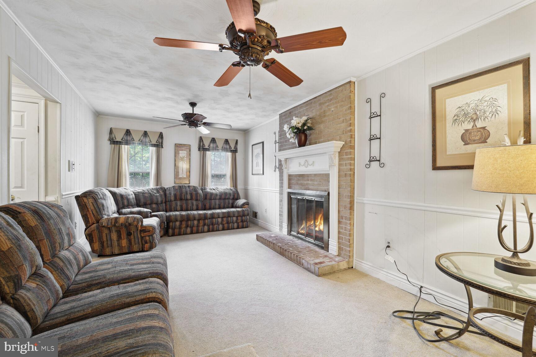 5908 Wolverton Lane Clinton, MD 20735 - Photo 3 of 27 Family room