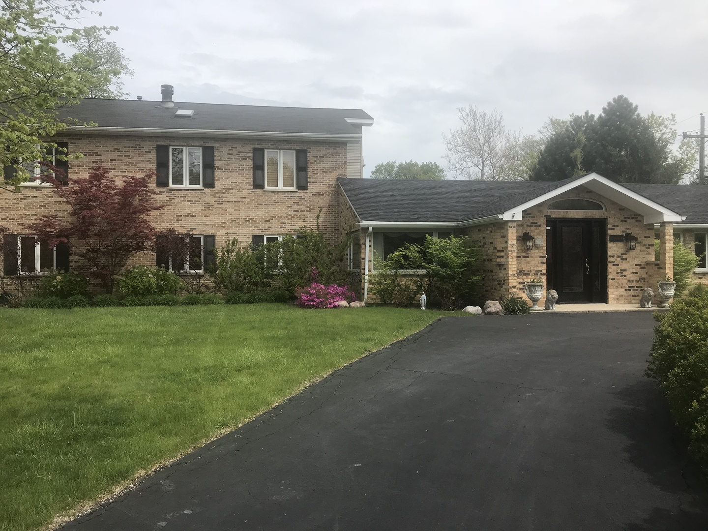 1425 North Dee Road Park Ridge, IL 60068 - Photo 2 of 2
